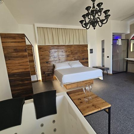 Dada Suites And Sea Сан Салво Екстериор снимка