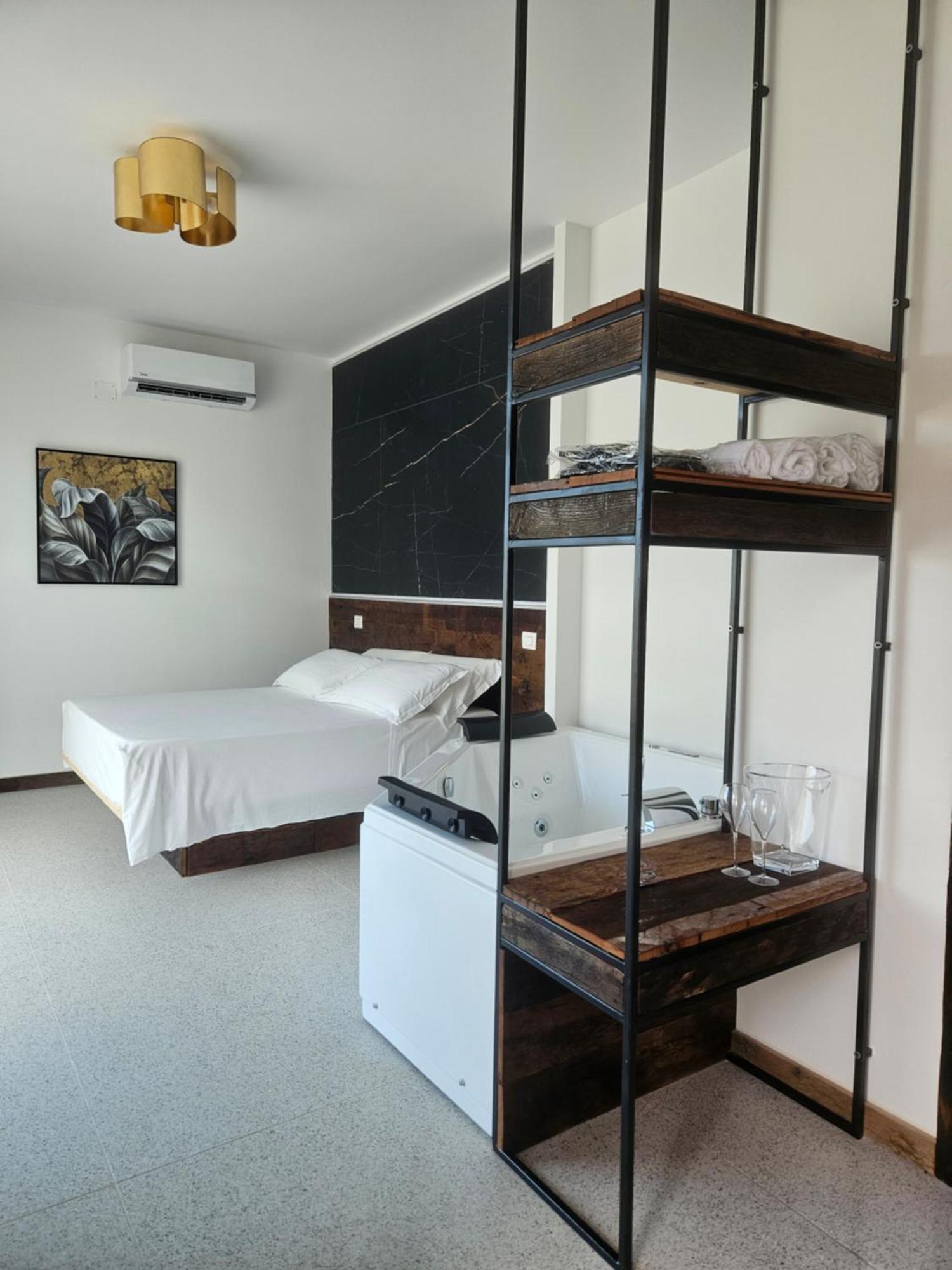 Dada Suites And Sea Сан Салво Екстериор снимка