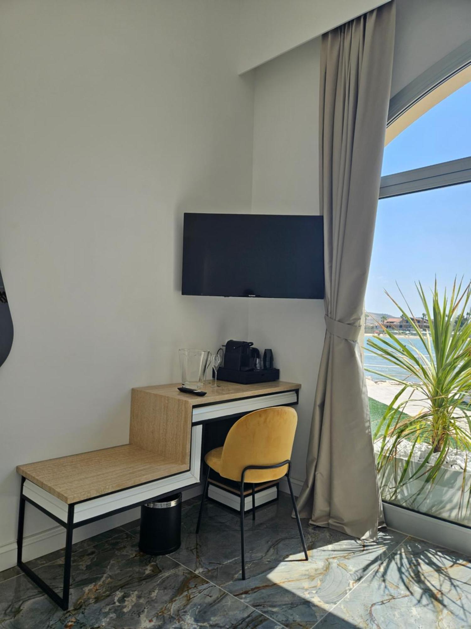 Dada Suites And Sea Сан Салво Екстериор снимка